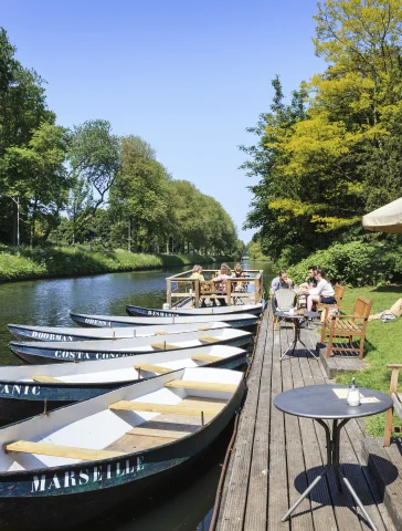 Varen in Westbroekpark in Den Haag